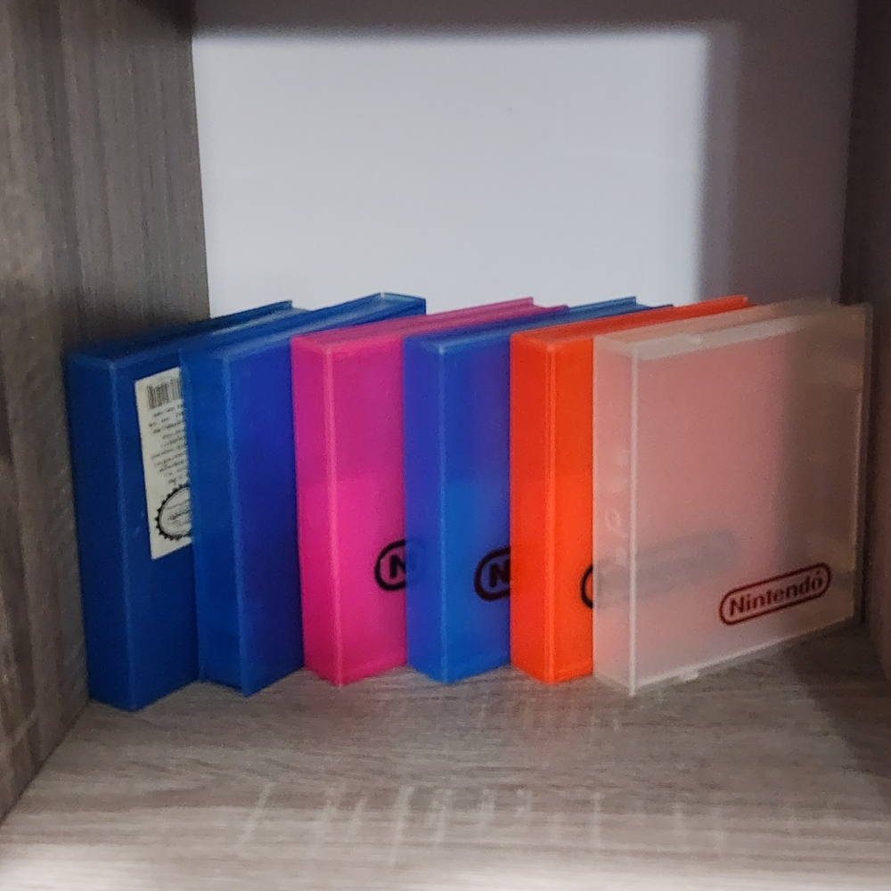 OFFICIAL NES CLAMSHELL GAME CASES